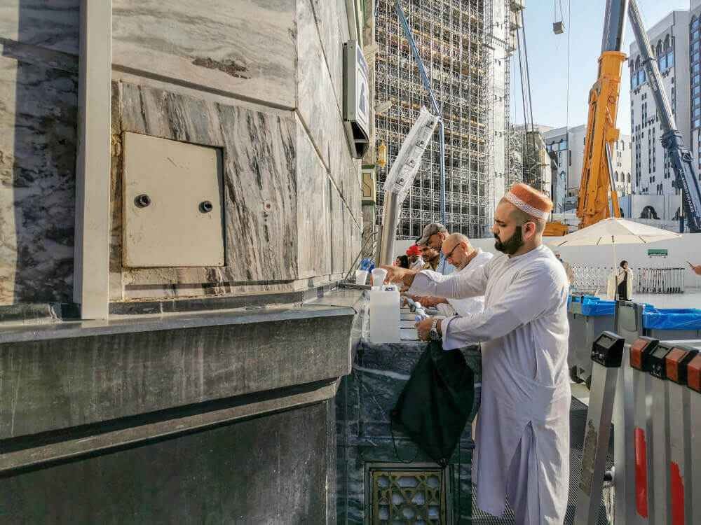How and Where to Drink Zamzam Water in Masjid al-Haram